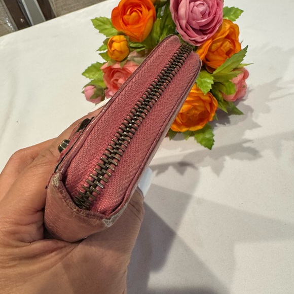 Authentic Balenciaga zippy wallet - Picture 3 of 10